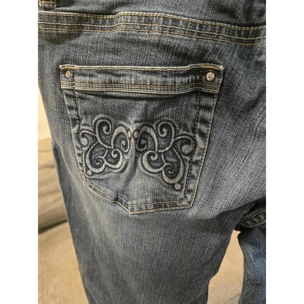 White House Black Market Denim Capri Shorts - Size 6 - Picture 4 of 4